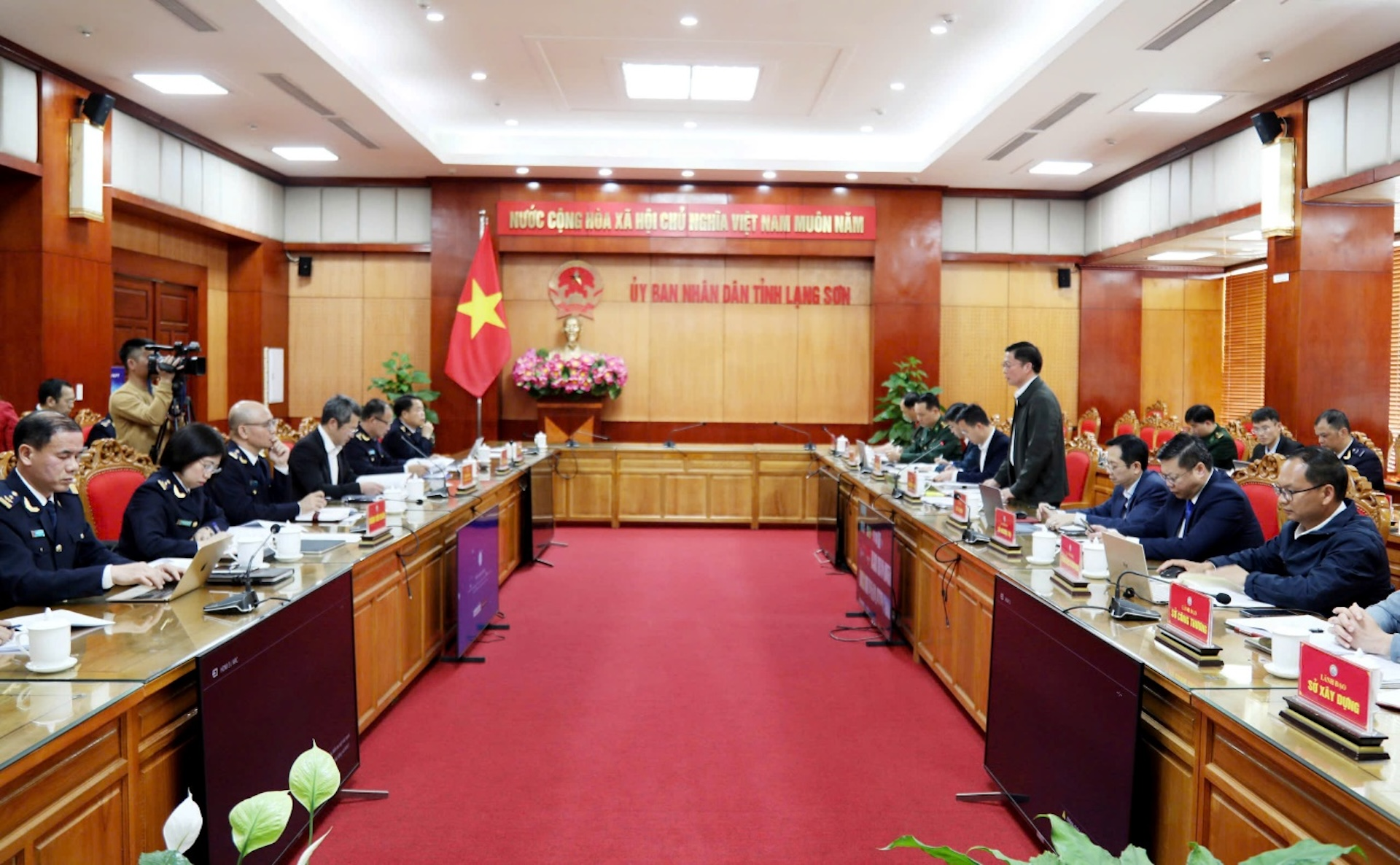 Khảo sát tại khu vực cửa khẩu thông minh thuộc cặp cửa khẩu quốc tế Hữu Nghị-Hữu Nghị Quan